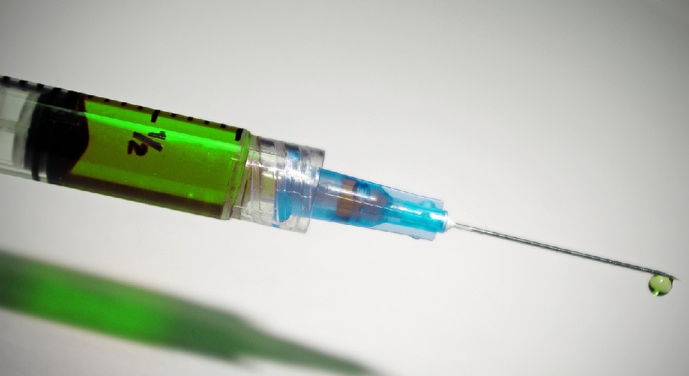 俄罗斯正式推出全球首款动物新冠疫苗